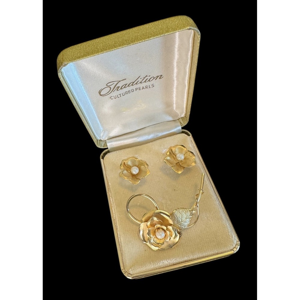Vintage Gold Tone Cultured Pearl Brooch Pin Clip On Earrings Set MCM Classic Dem